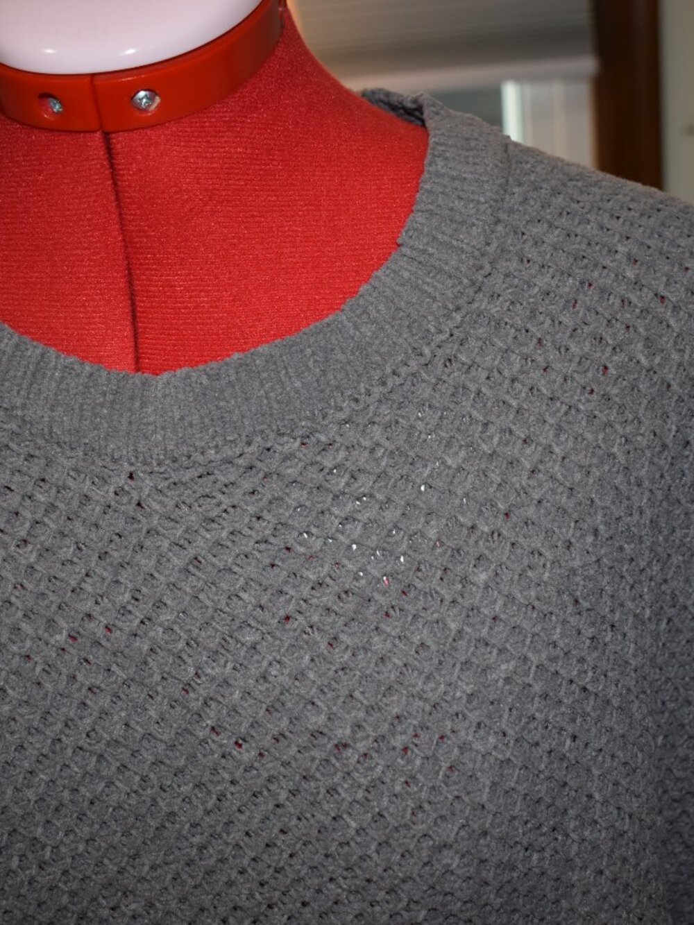 sweater - Picture 2 of 5